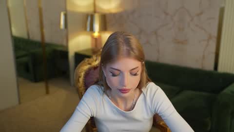 Snapshot of sweetdesiree_ chatting on October 6, 2025, 6:55 am Amelia online show from October 6, 2025, 6:55 am