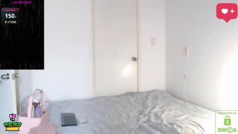 Snapshot of sweetdesires_ chatting on April 23, 2026, 5:26 pm online show from April 23, 2026, 5:26 pm