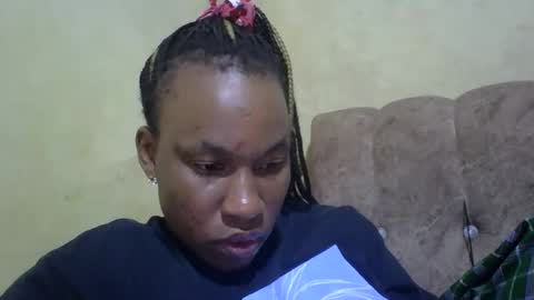 sweetdiva2012 online show from December 4, 2024, 8:40 pm