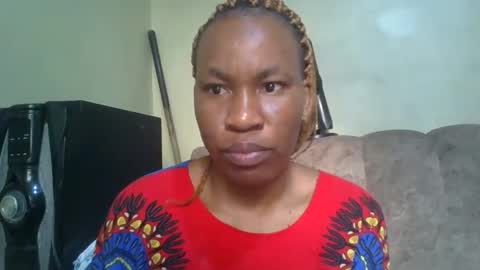 sweetdiva2012 online show from September 28, 2025, 4:40 am