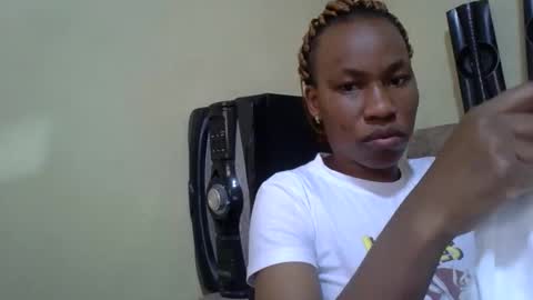 sweetdiva2012 online show from October 7, 2025, 5:48 am