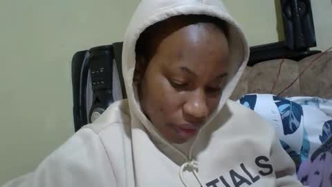 sweetdiva2012 online show from October 10, 2025, 8:08 pm