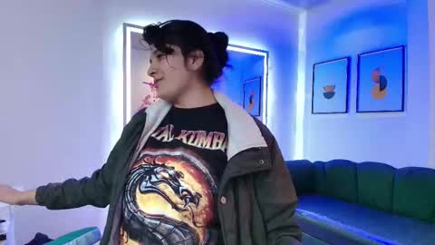 Sweete online show from September 9, 2025, 3:28 am