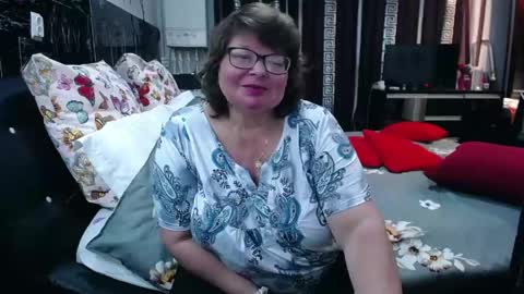 Snapshot of sweetestmilf4you chatting on April 30, 2026, 6:03 pm sweetestmilf4you online show from April 30, 2026, 6:03 pm