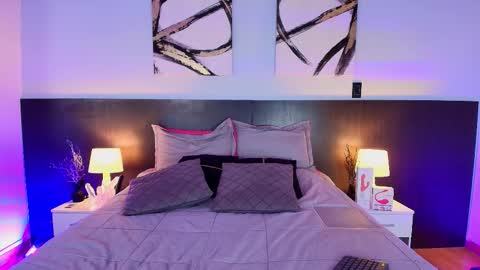 Snapshot of sweeteuphoria_ chatting on October 7, 2025, 9:01 pm Ephoria online show from October 7, 2025, 9:01 pm