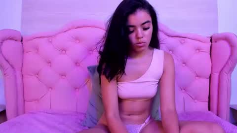 sweetfire_bm online show from September 18, 2025, 10:23 pm