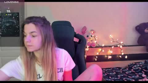 sweetfoyou online show from June 5, 2026, 8:53 am