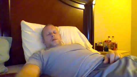 Snapshot of sweetg233 chatting on October 13, 2025, 3:23 pm sweetg233 online show from October 13, 2025, 3:23 pm