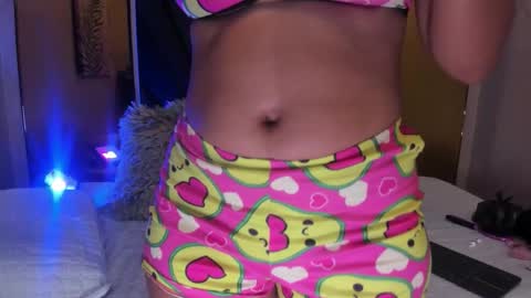 MIA  online show from November 4, 2025, 3:38 am