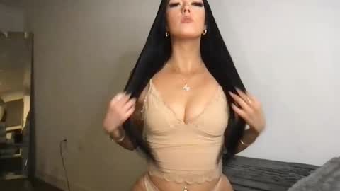 Snapshot of sweetgraciexo chatting on October 30, 2025, 2:57 am Gracie online show from October 30, 2025, 2:57 am