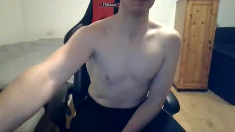 sweetguy8210 online show from January 7, 2026, 4:20 pm