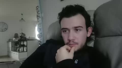 sweetguyss12 online show from December 18, 2025, 12:33 pm