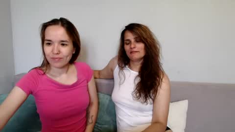 Snapshot of sweetharts69 chatting on June 27, 2026, 9:47 am Alina and Mia online show from June 27, 2026, 9:47 am