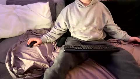 Snapshot of sweetheart13x chatting on October 28, 2025, 10:45 pm sweetheart13x online show from October 28, 2025, 10:45 pm