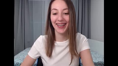 Snapshot of sweetheart_77 chatting on December 8, 2024, 2:39 am Emma online show from December 8, 2024, 2:39 am