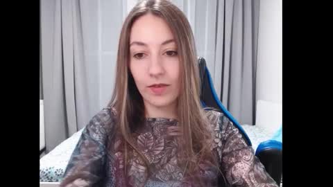 Snapshot of sweetheart_77 chatting on December 11, 2024, 2:52 am Emma online show from December 11, 2024, 2:52 am