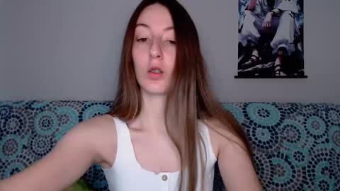 Emma  online show from September 18, 2025, 7:10 am