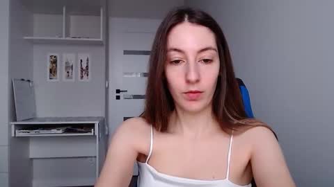 Emma  online show from December 4, 2025, 9:29 am