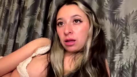 sweetie_cake online show from March 11, 2025, 1:48 am