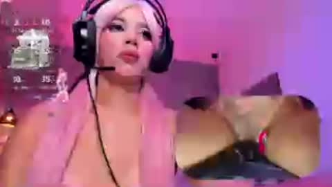 Snapshot of sweetie_cloe chatting on August 4, 2026, 2:52 pm sweetie_cloe online show from August 4, 2026, 2:52 pm