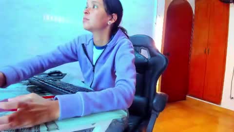 FOXXY online show from August 4, 2026, 11:46 am