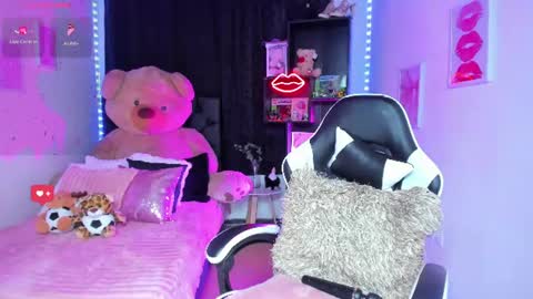 Snapshot of sweetie_lena_ chatting on June 26, 2026, 3:44 am online show from June 26, 2026, 3:44 am