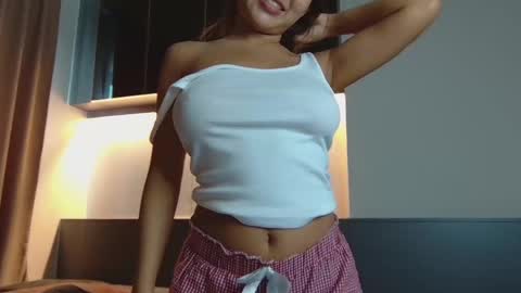 Snapshot of sweetie_natasha chatting on January 28, 2025, 5:32 am Sweetie Natasha online show from January 28, 2025, 5:32 am