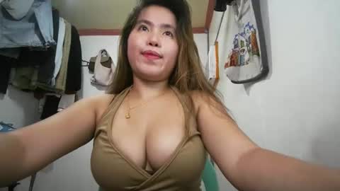 Snapshot of sweetie_trishiaxx chatting on April 2, 2026, 10:24 am Your GoodGirlSweet trish online show from April 2, 2026, 10:24 am