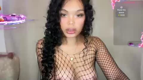 Zaima online show from November 26, 2025, 6:20 pm