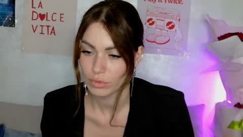 Snapshot of sweetiedarlingxoxox chatting on May 26, 2026, 7:21 pm Daddy Babby Girl online show from May 26, 2026, 7:21 pm