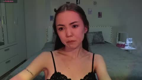 Snapshot of sweetieee_kira chatting on June 17, 2026, 3:20 am sweetieee_kira online show from June 17, 2026, 3:20 am