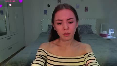 Snapshot of sweetieee_kira chatting on June 18, 2026, 9:14 am sweetieee_kira online show from June 18, 2026, 9:14 am