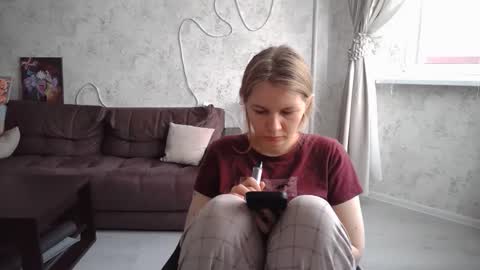 SweetieeFox online show from September 11, 2025, 6:24 am
