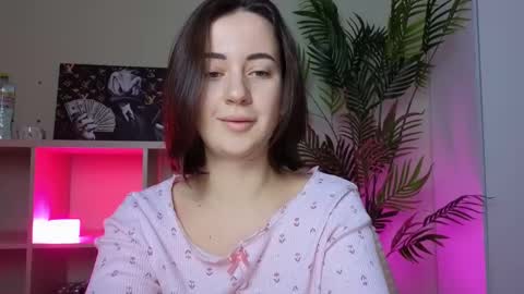 Snapshot of sweetiekendl chatting on March 1, 2026, 5:04 pm Kendl online show from March 1, 2026, 5:04 pm