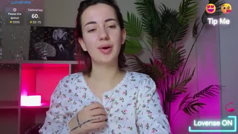Snapshot of sweetiekendl chatting on April 7, 2026, 9:59 pm Kendl online show from April 7, 2026, 9:59 pm