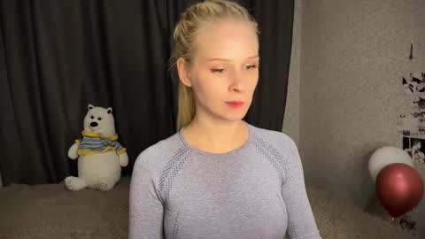 Snapshot of sweetielis chatting on December 23, 2024, 2:50 pm sweetie Lisa3 online show from December 23, 2024, 2:50 pm