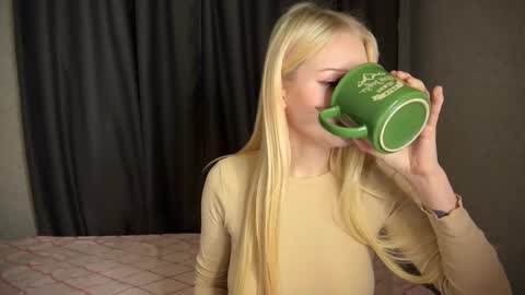 Snapshot of sweetielis chatting on January 3, 2025, 4:44 am sweetie Lisa3 online show from January 3, 2025, 4:44 am