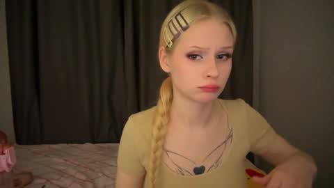 Snapshot of sweetielis chatting on January 16, 2025, 5:23 pm sweetie Lisa3 online show from January 16, 2025, 5:23 pm