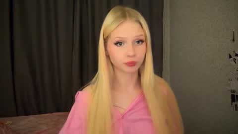 Snapshot of sweetielis chatting on January 18, 2025, 5:15 pm sweetie Lisa3 online show from January 18, 2025, 5:15 pm