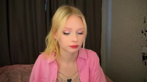 Snapshot of sweetielis chatting on January 19, 2025, 5:15 am sweetie Lisa3 online show from January 19, 2025, 5:15 am