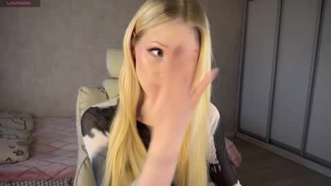 Snapshot of sweetielis chatting on March 12, 2025, 2:45 pm sweetie Lisa3 online show from March 12, 2025, 2:45 pm