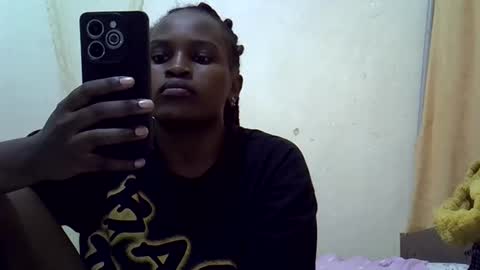 sweetielonglips online show from February 9, 2026, 6:45 pm