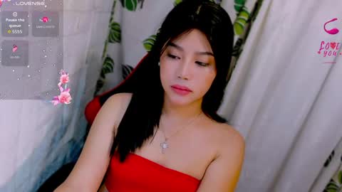 Nicole online show from April 25, 2026, 2:25 pm