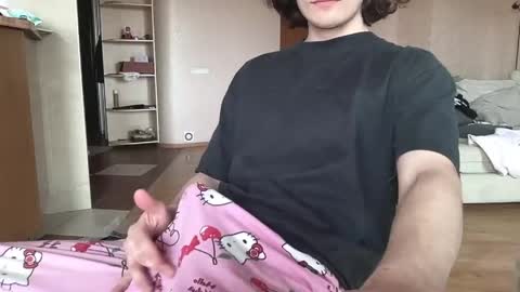 SweetiesKitties online show from May 1, 2026, 9:14 am