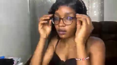 sweetivy645263 online show from March 1, 2026, 9:44 am