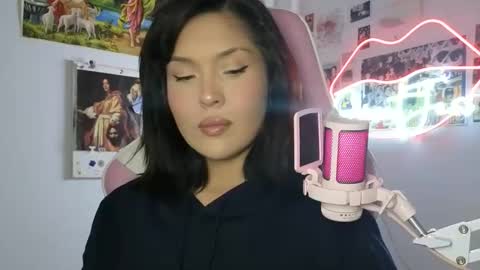 SweetJess online show from April 4, 2026, 3:27 am