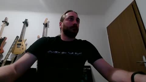 sweetleaf88 online show from May 4, 2026, 10:17 pm