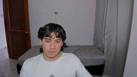 Lian online show from October 7, 2025, 6:16 pm