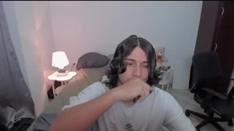 Lian online show from March 20, 2026, 1:32 am