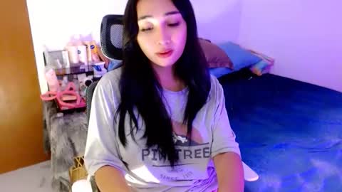 Snapshot of sweetlilly_18 chatting on October 12, 2025, 2:21 am Lilly online show from October 12, 2025, 2:21 am